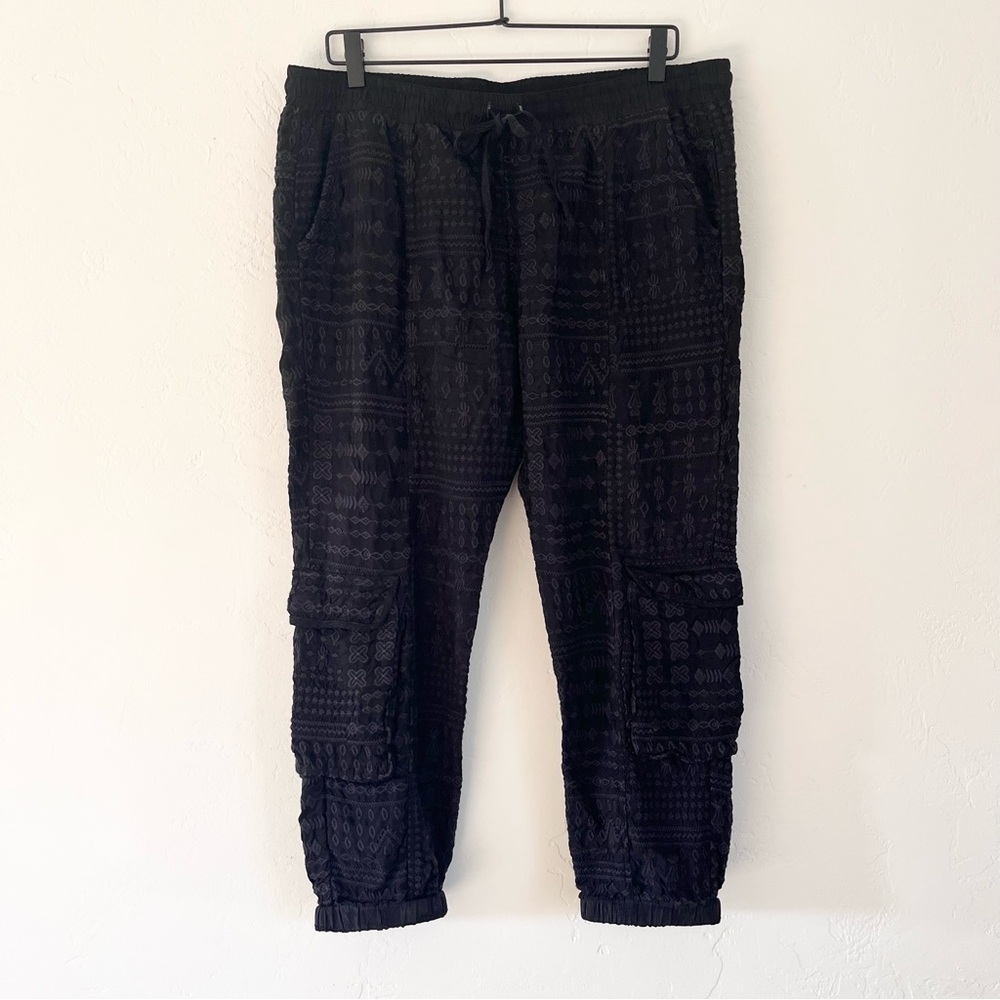 Johnny Was Embroidered Cargo Jogger Pants Black Boho Utility, Size Large